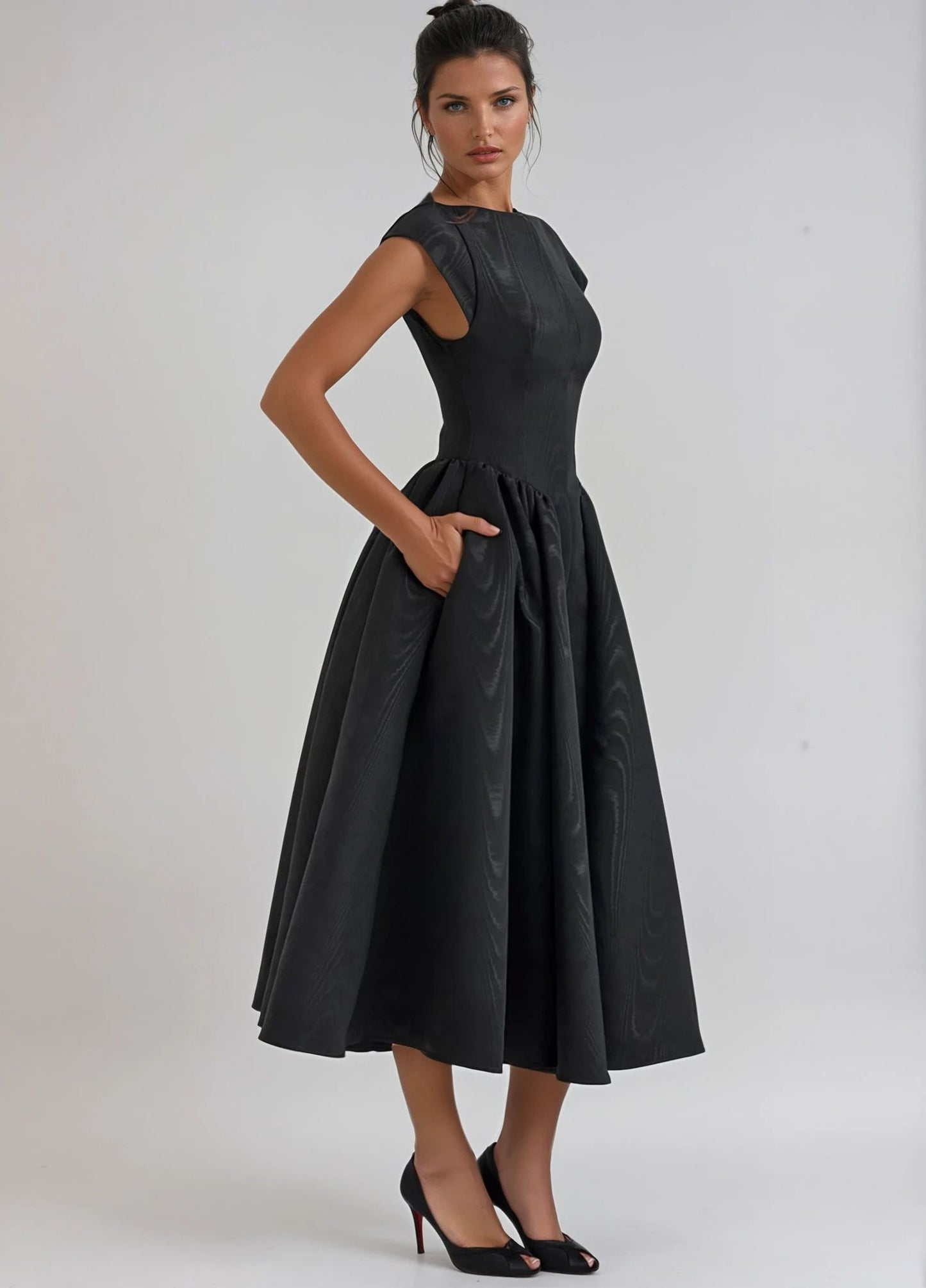 Odette Backless Midi Dress - Black