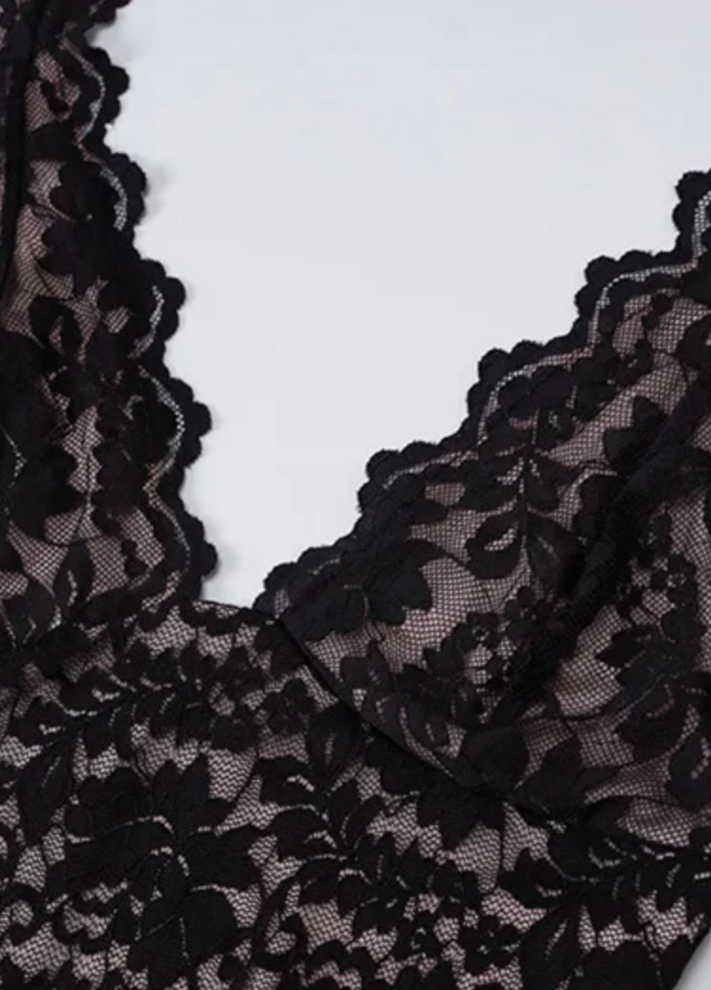 Soraya Lace Maxi Dress - Black