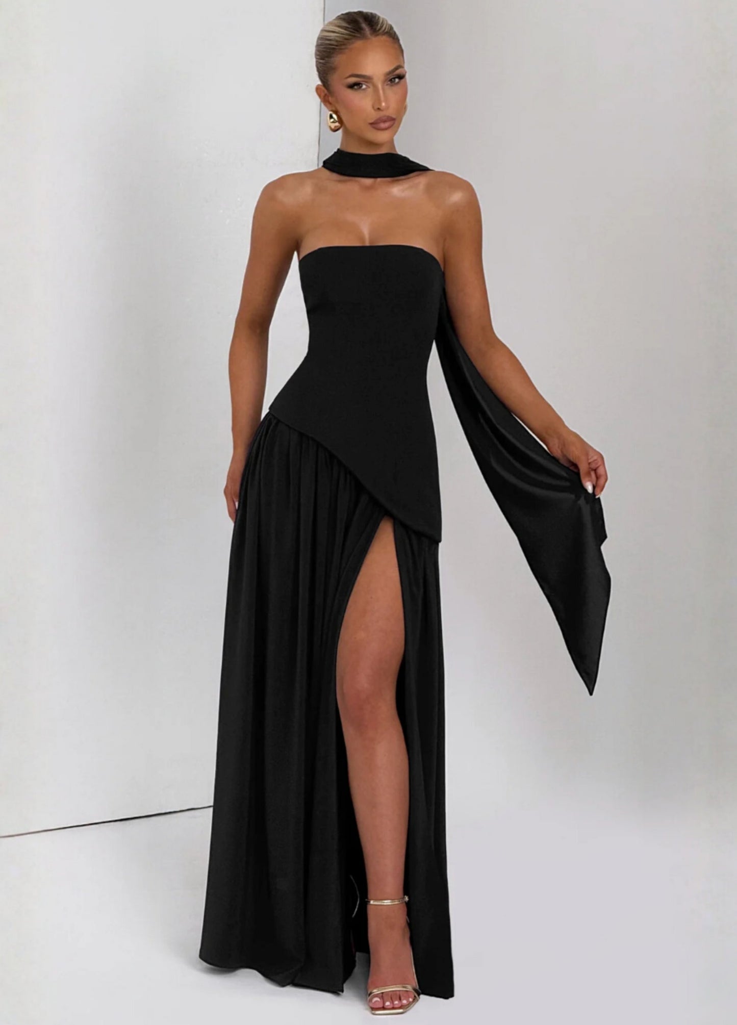 Veyra Maxi Dress - Black